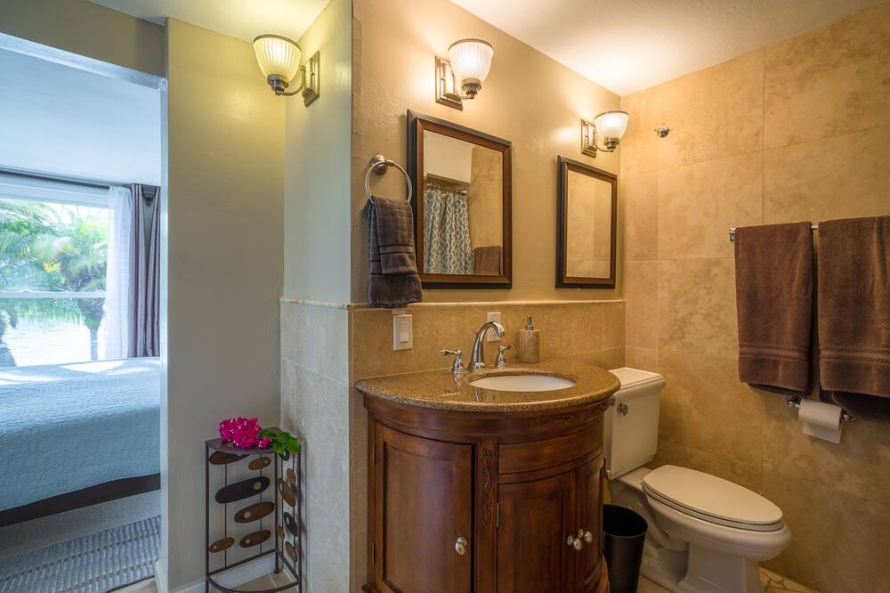 Photo of Bathroom in Portlock