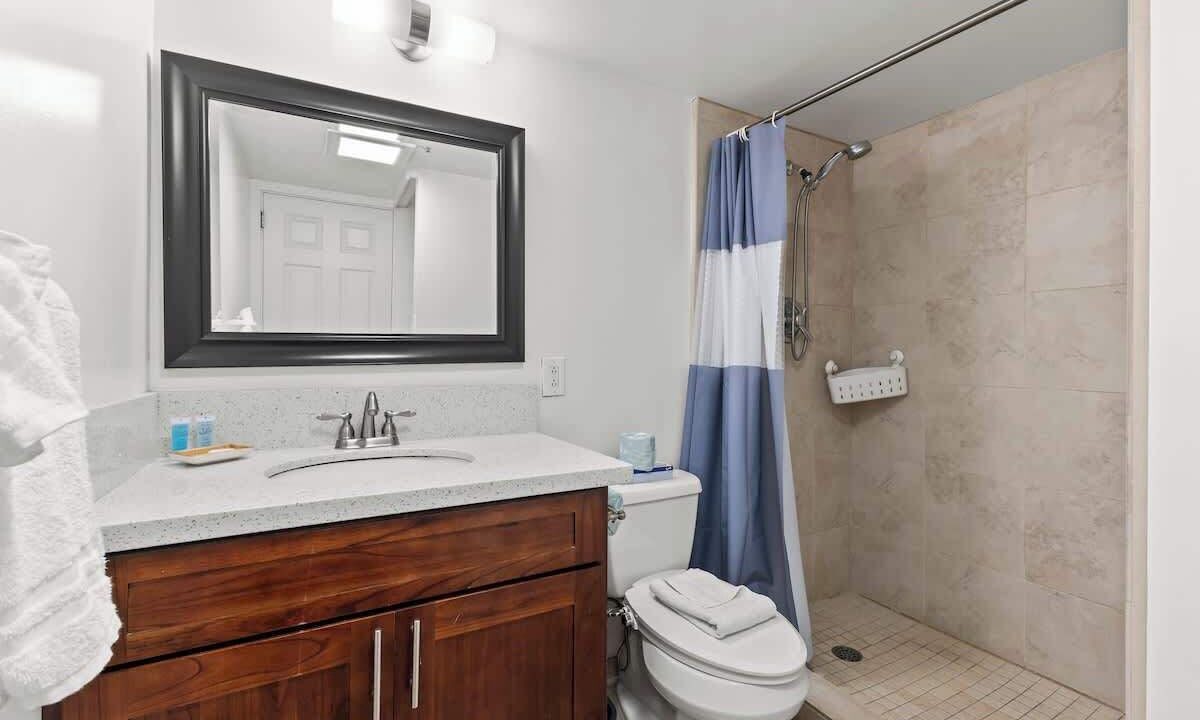 Photo of Bathroom in Waikiki