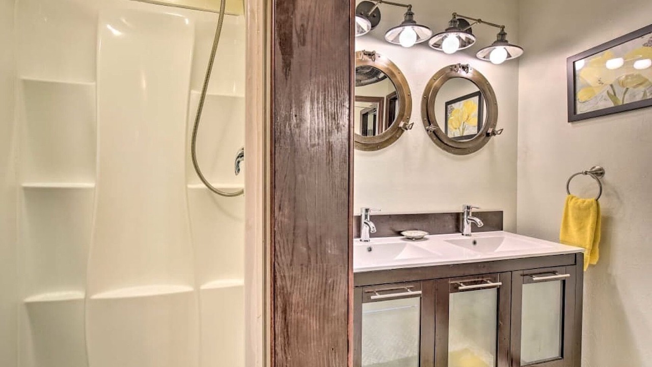Photo of Bathroom in Historic Kailua Village