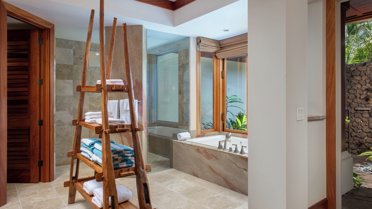 Photo of Bathroom in Kaupulehu
