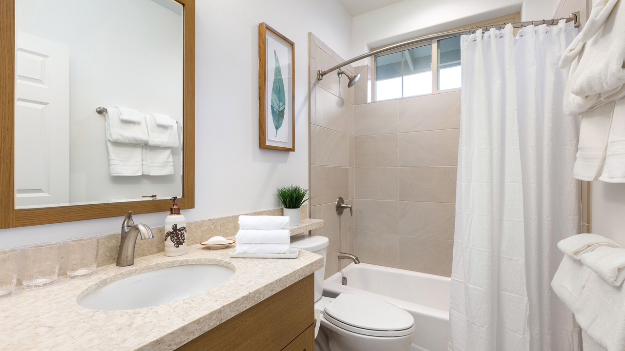 Photo of Bathroom in Makaha Valley