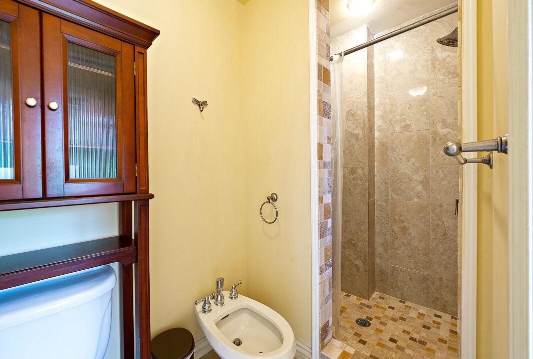 Photo of Bathroom in Holualoa