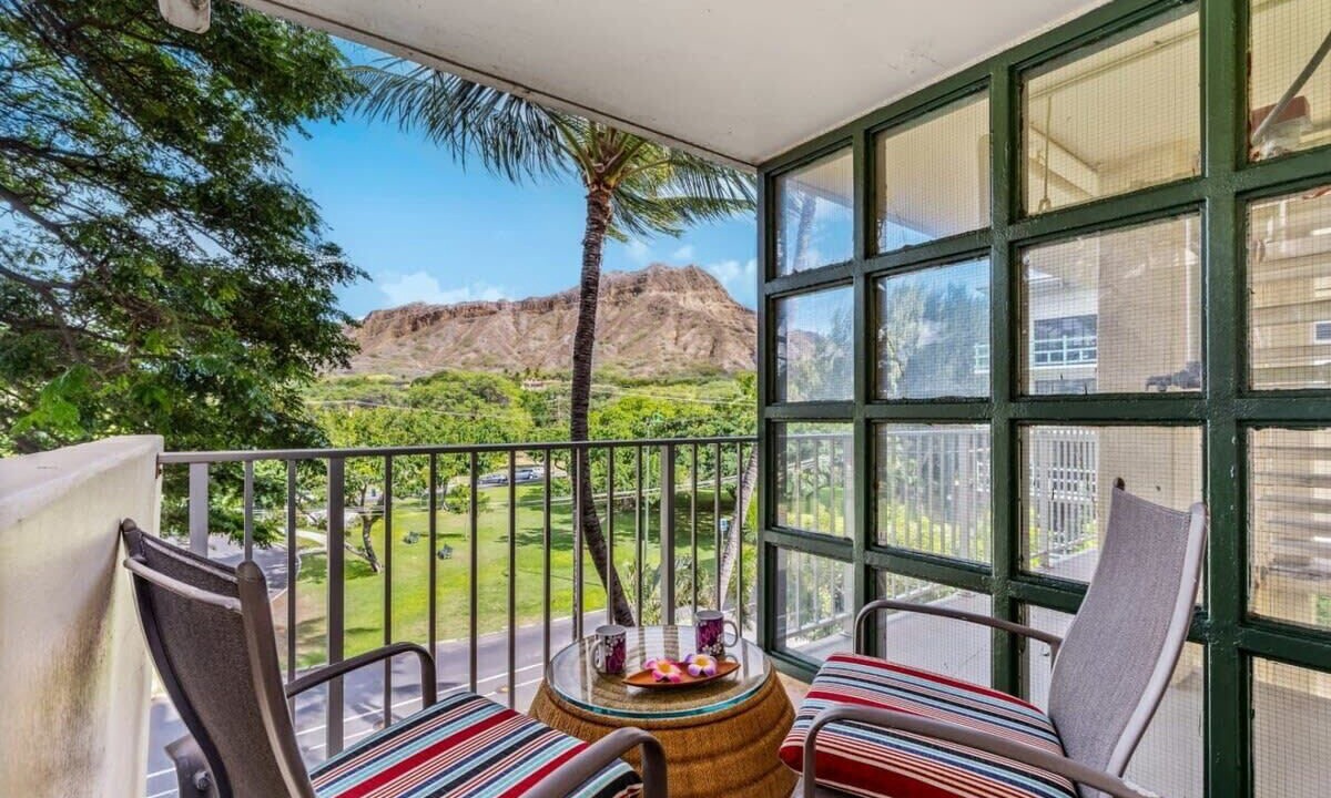Photo of Patio Balcony in Diamond Head - Kapahulu - St. Louis