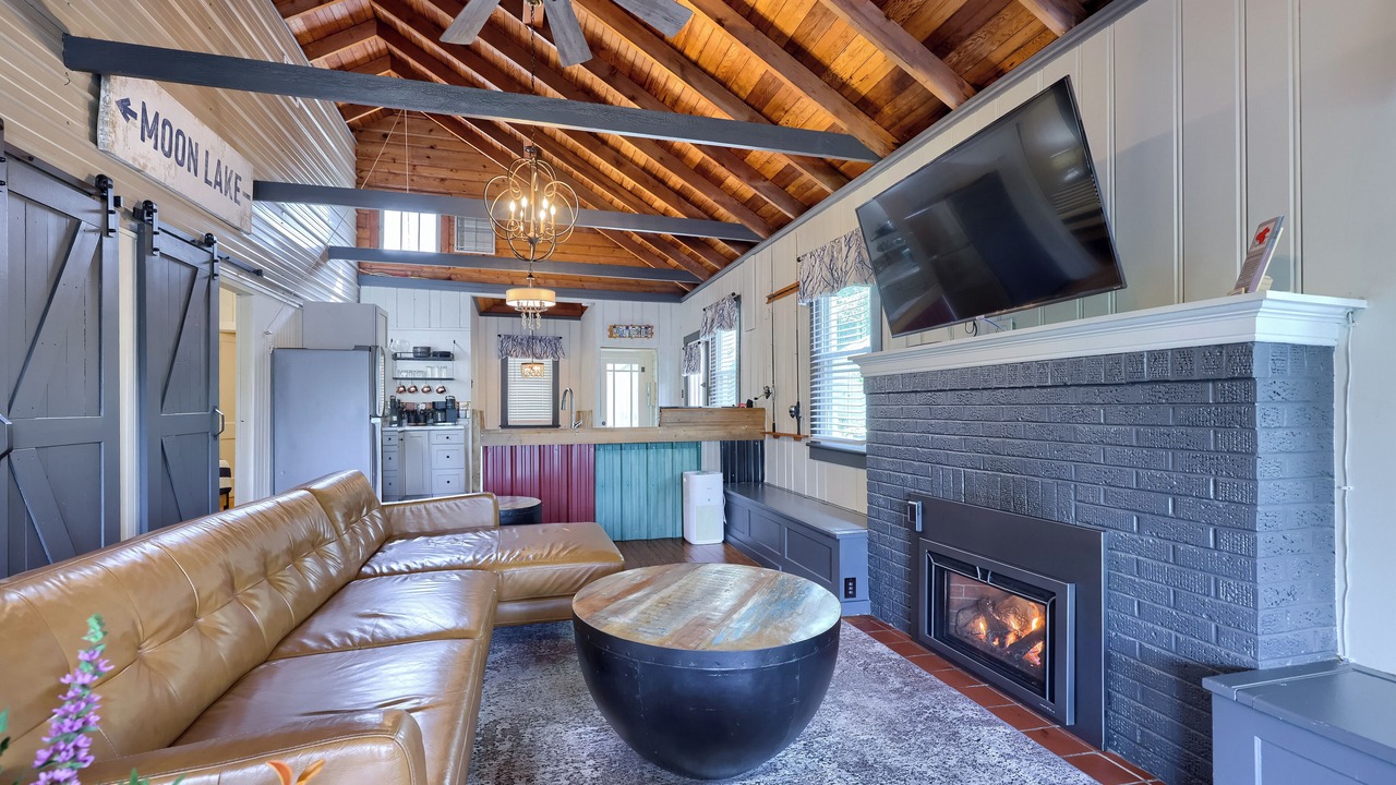 Photo of Livingroom in Beurys Lake