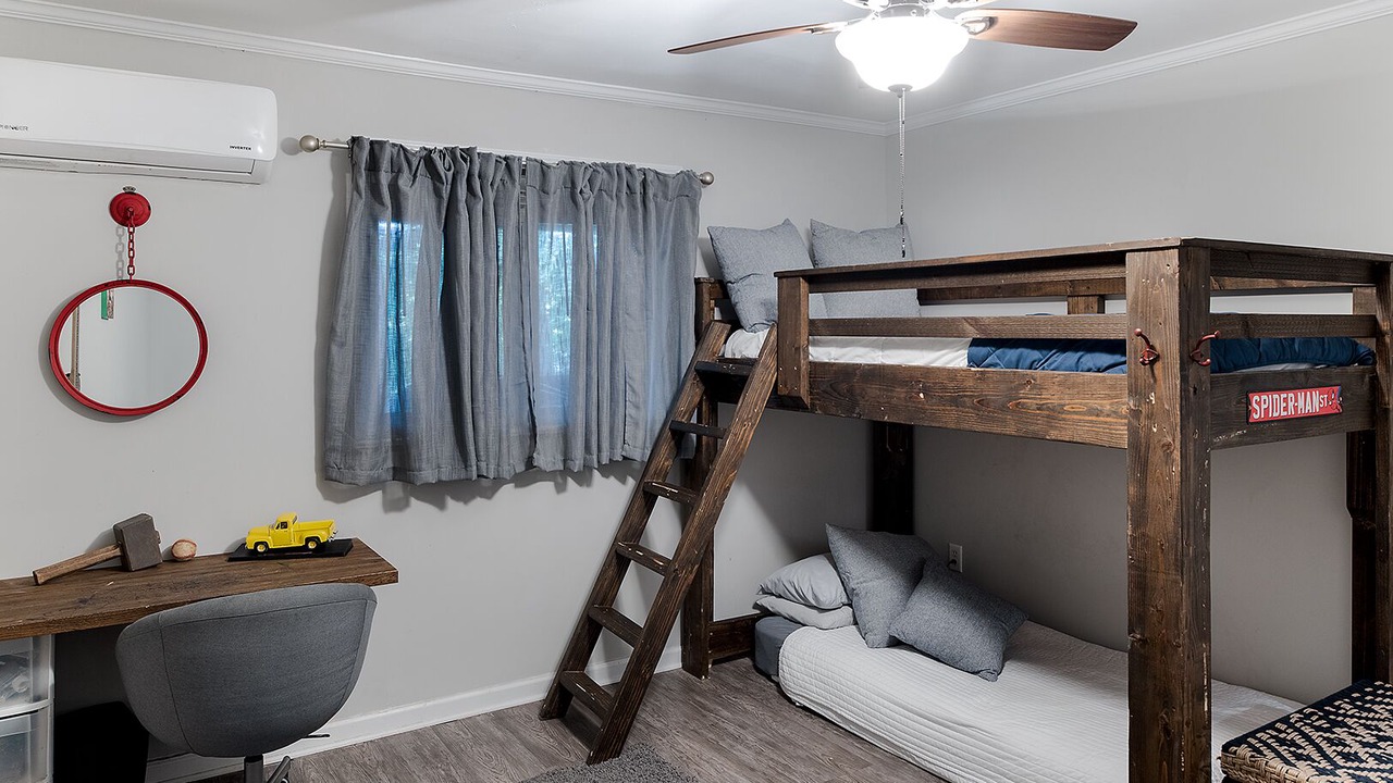 Photo of Bedroom in Spring City