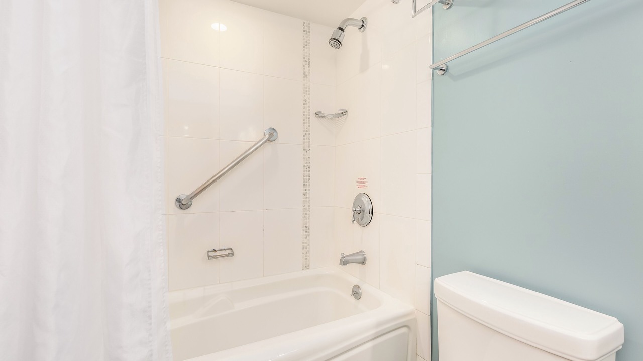 Photo of Bathroom in Ala Moana