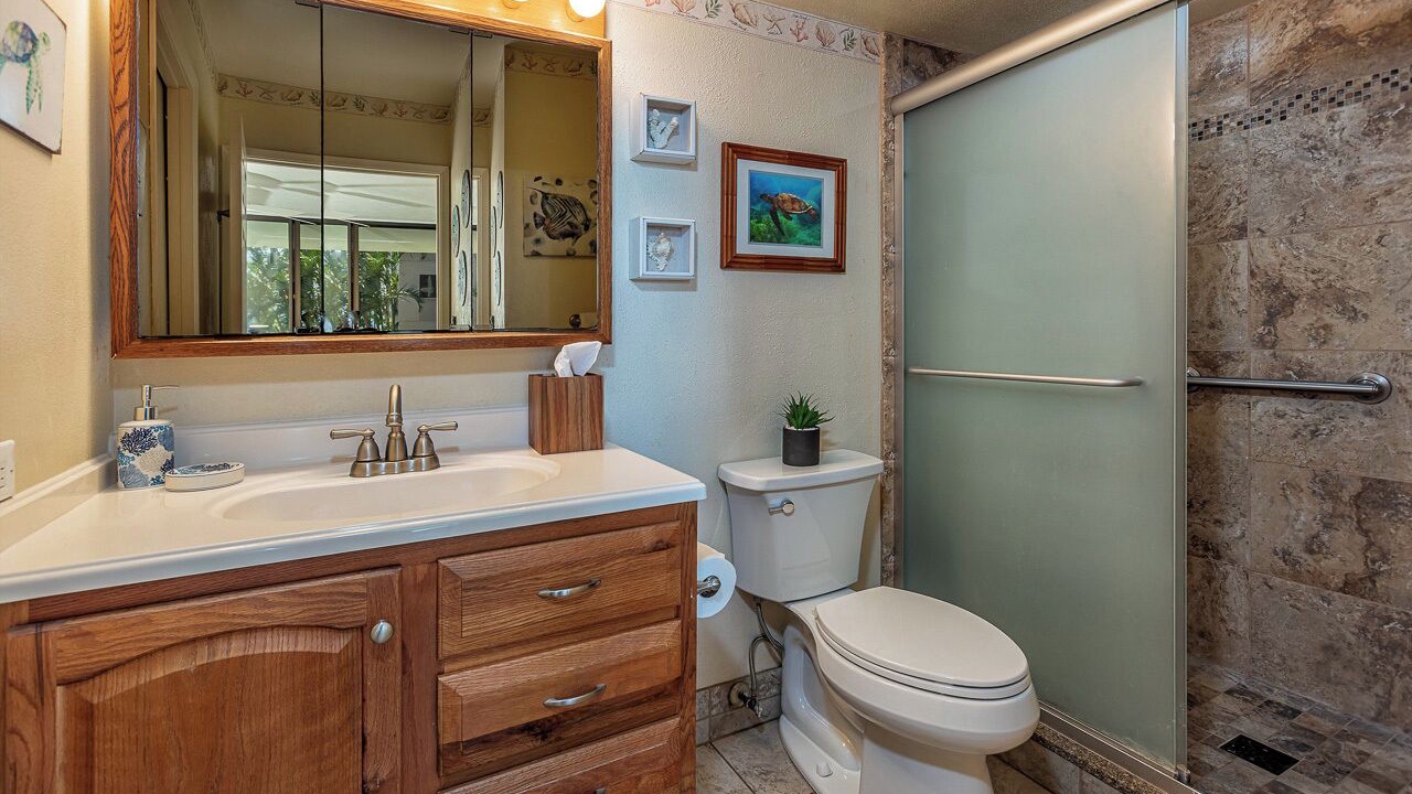 Photo of Bathroom in Maalaea