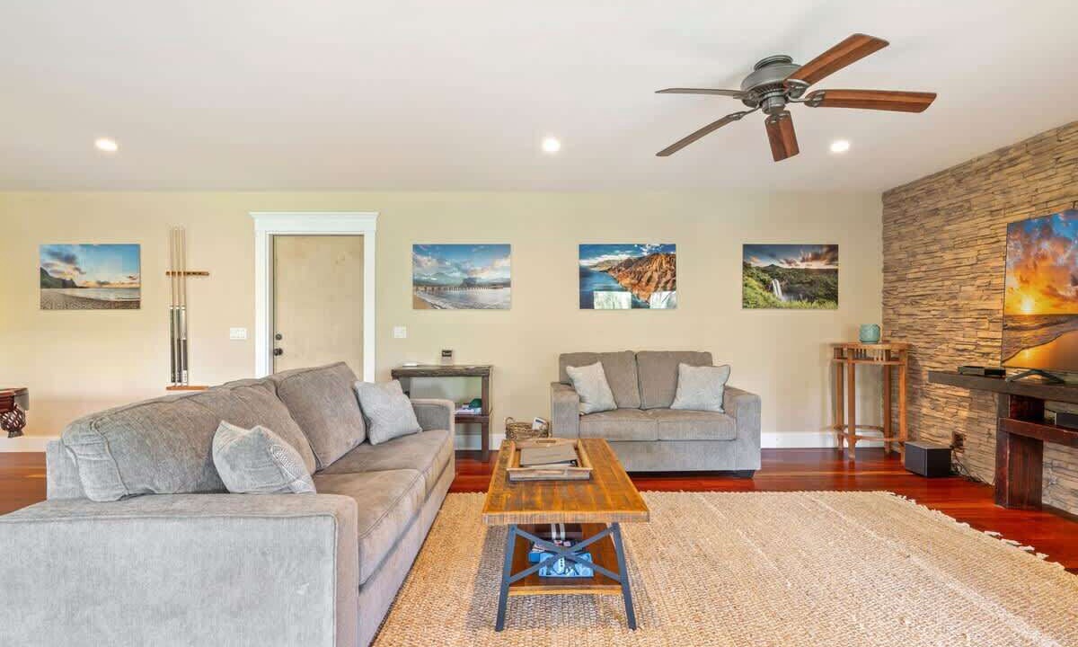 Photo of Livingroom in Princeville