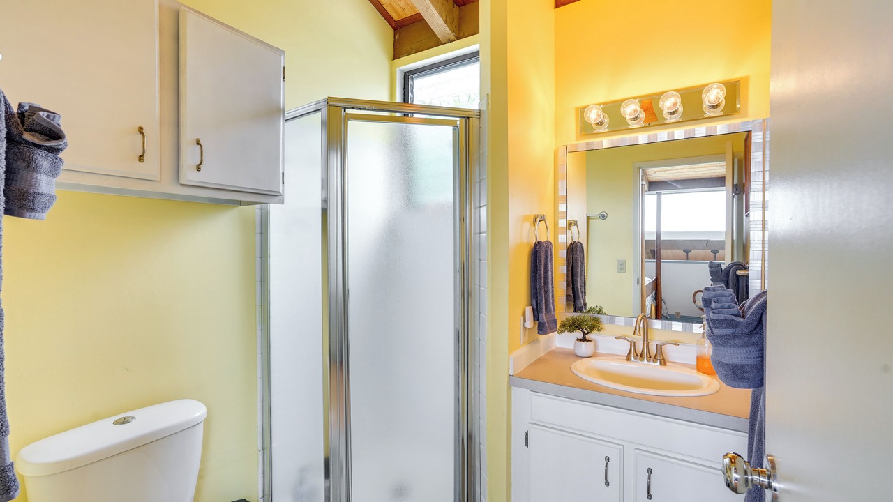 Photo of Bathroom in Historic Kailua Village