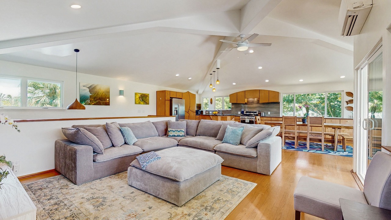 Photo of Livingroom in Princeville