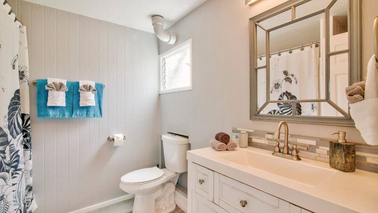 Photo of Bathroom in Hilo