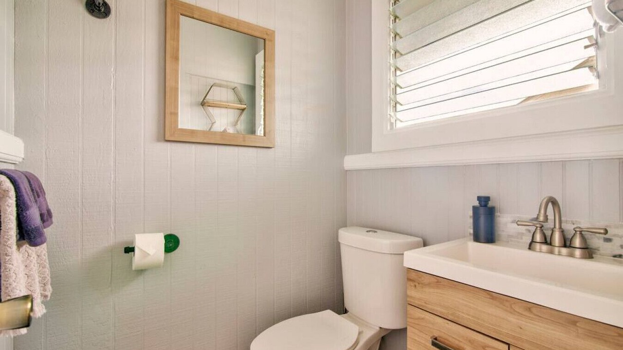 Photo of Bathroom in Hilo