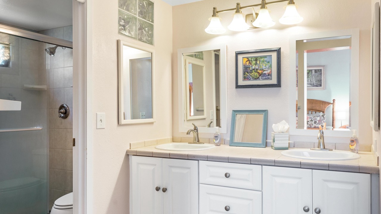 Photo of Bathroom in Keauhou