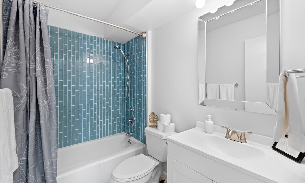 Photo of Bathroom in Waikiki
