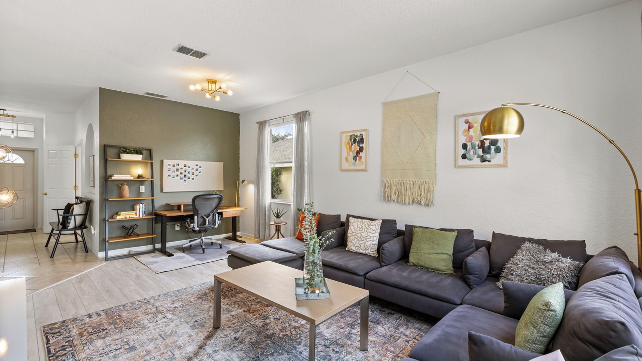Photo of Livingroom in Highlands Reserve