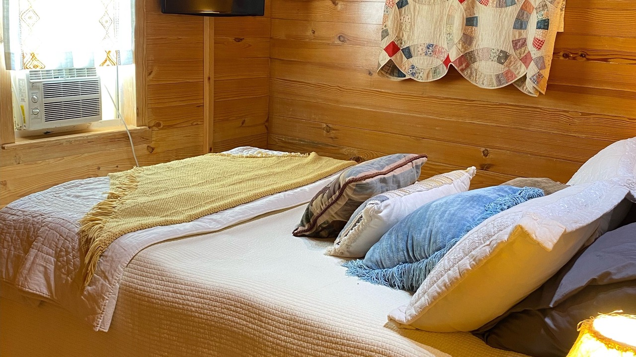 Photo of Bedroom in Springdale