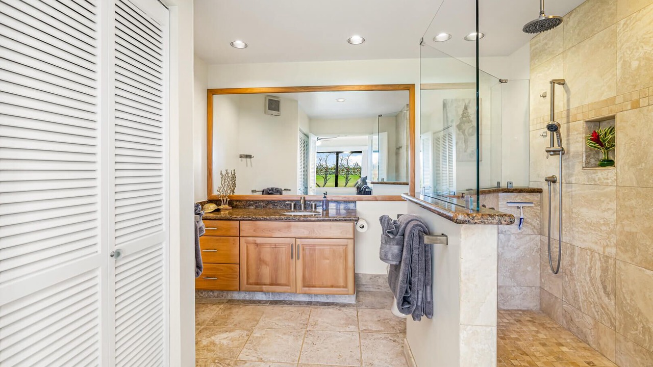 Photo of Bathroom in Princeville