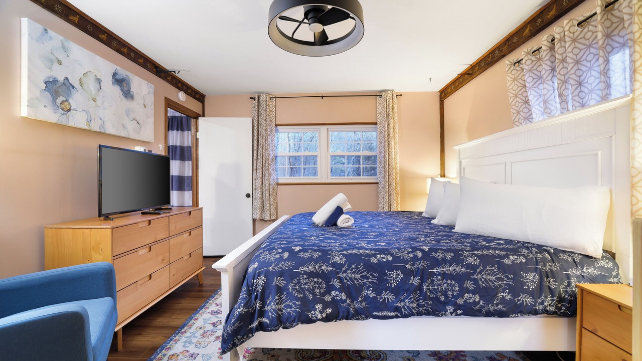 Photo of Bedroom in Effort