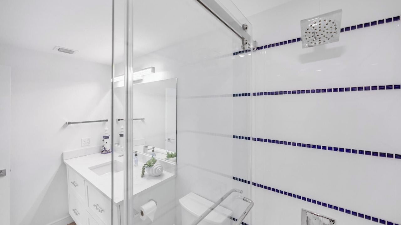 Photo of Bathroom in Truman Annex