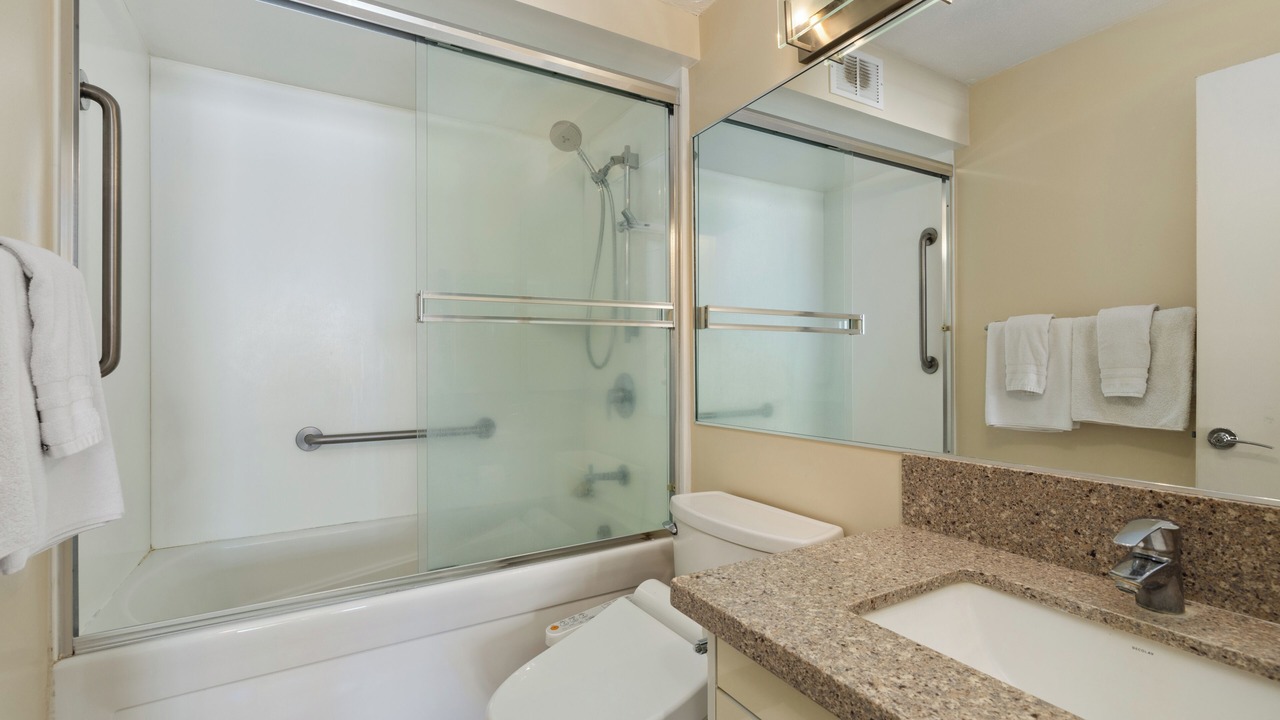 Photo of Bathroom in Waikiki