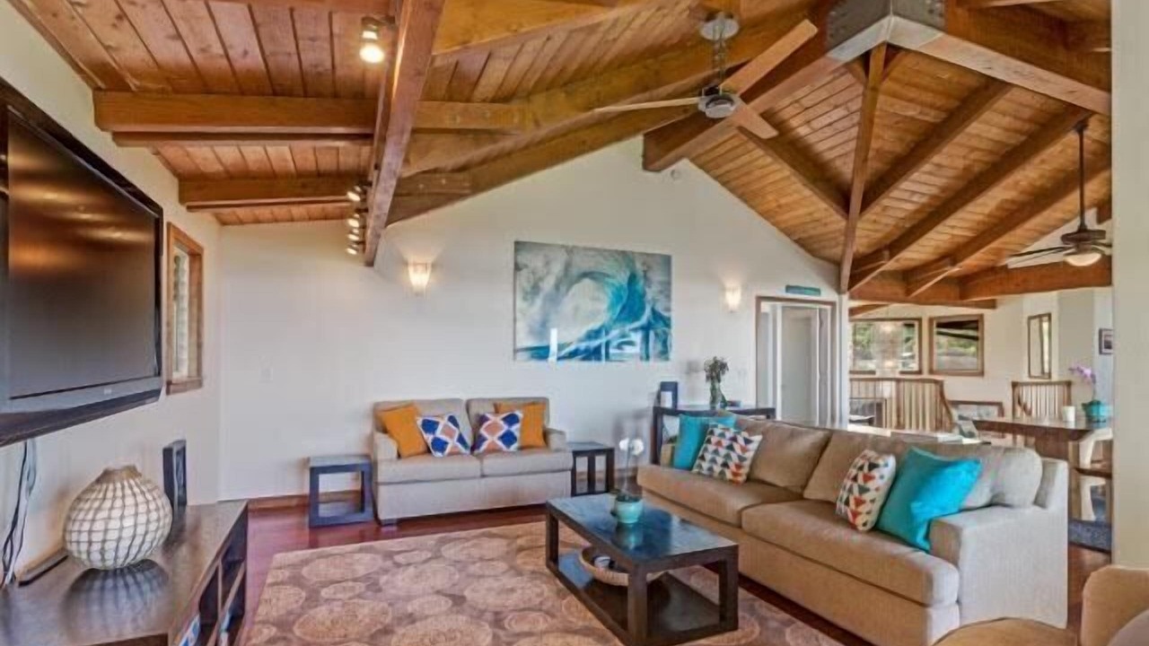 Photo of Livingroom in Hanalei