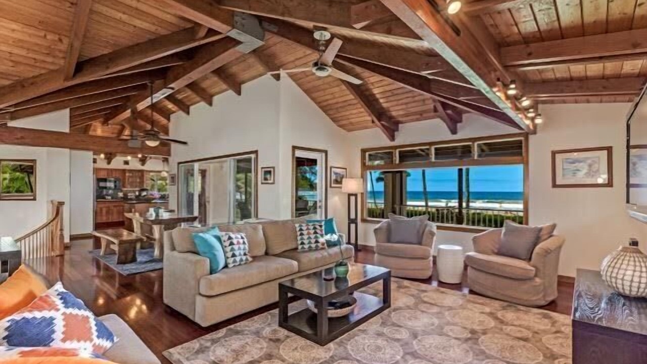 Photo of Livingroom in Hanalei