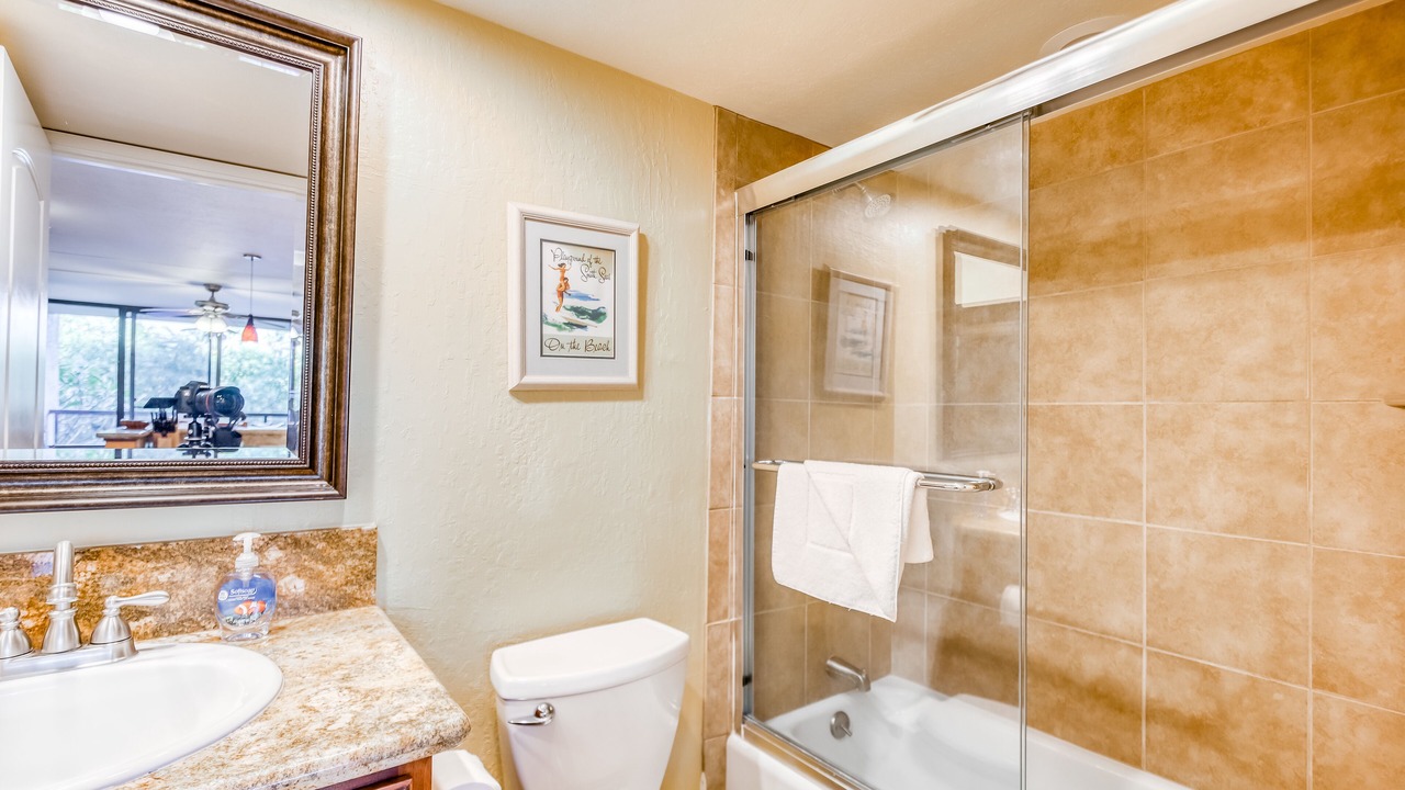 Photo of Bathroom in Historic Kailua Village