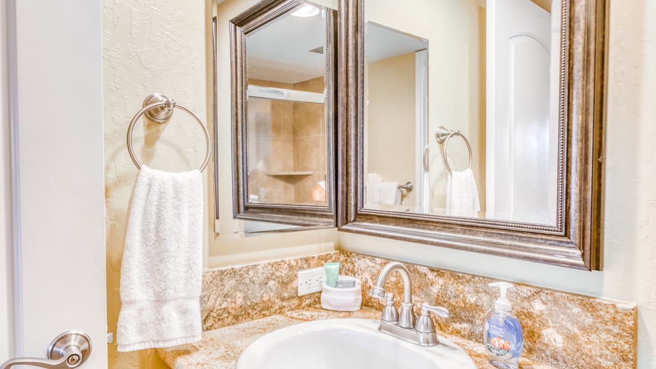 Photo of Bathroom in Historic Kailua Village
