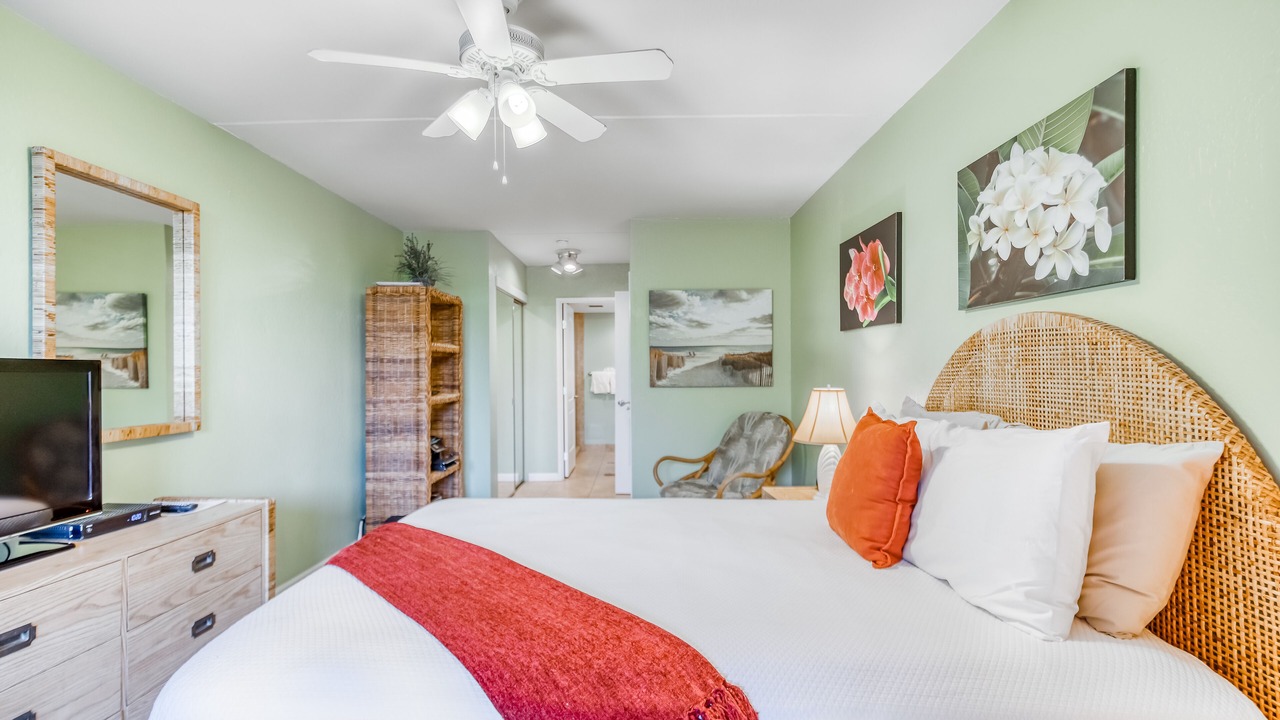 Photo of Bedroom in Historic Kailua Village