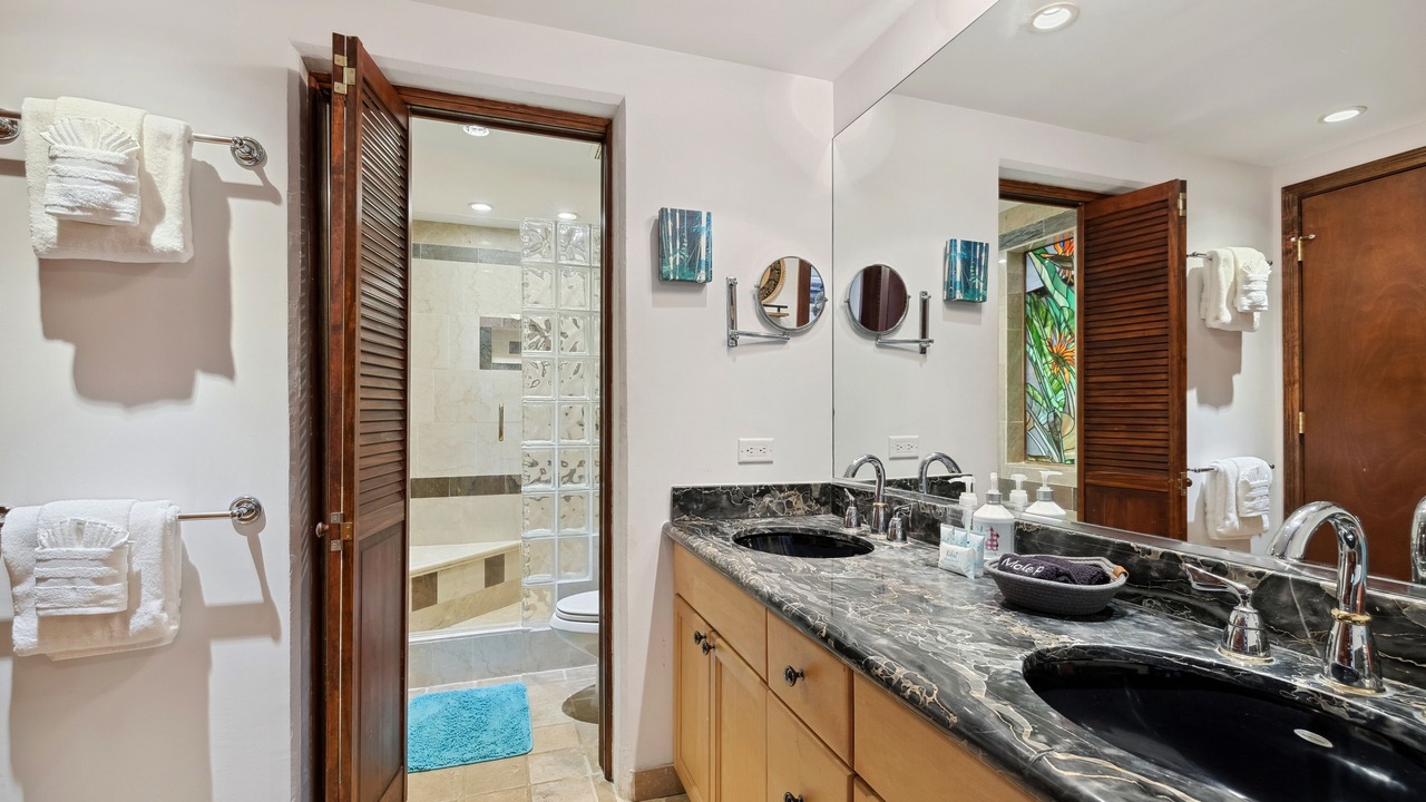 Photo of Bathroom in Kahana
