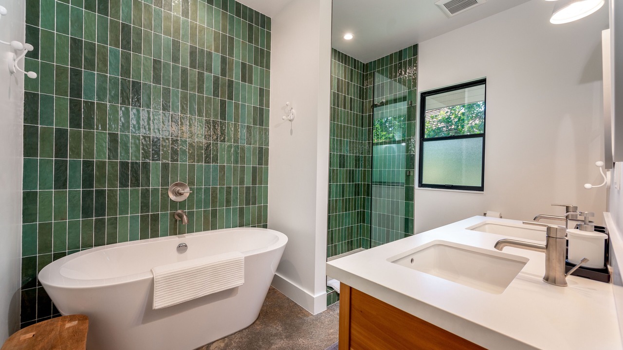 Photo of Bathroom in Queen Emmas Bluffs