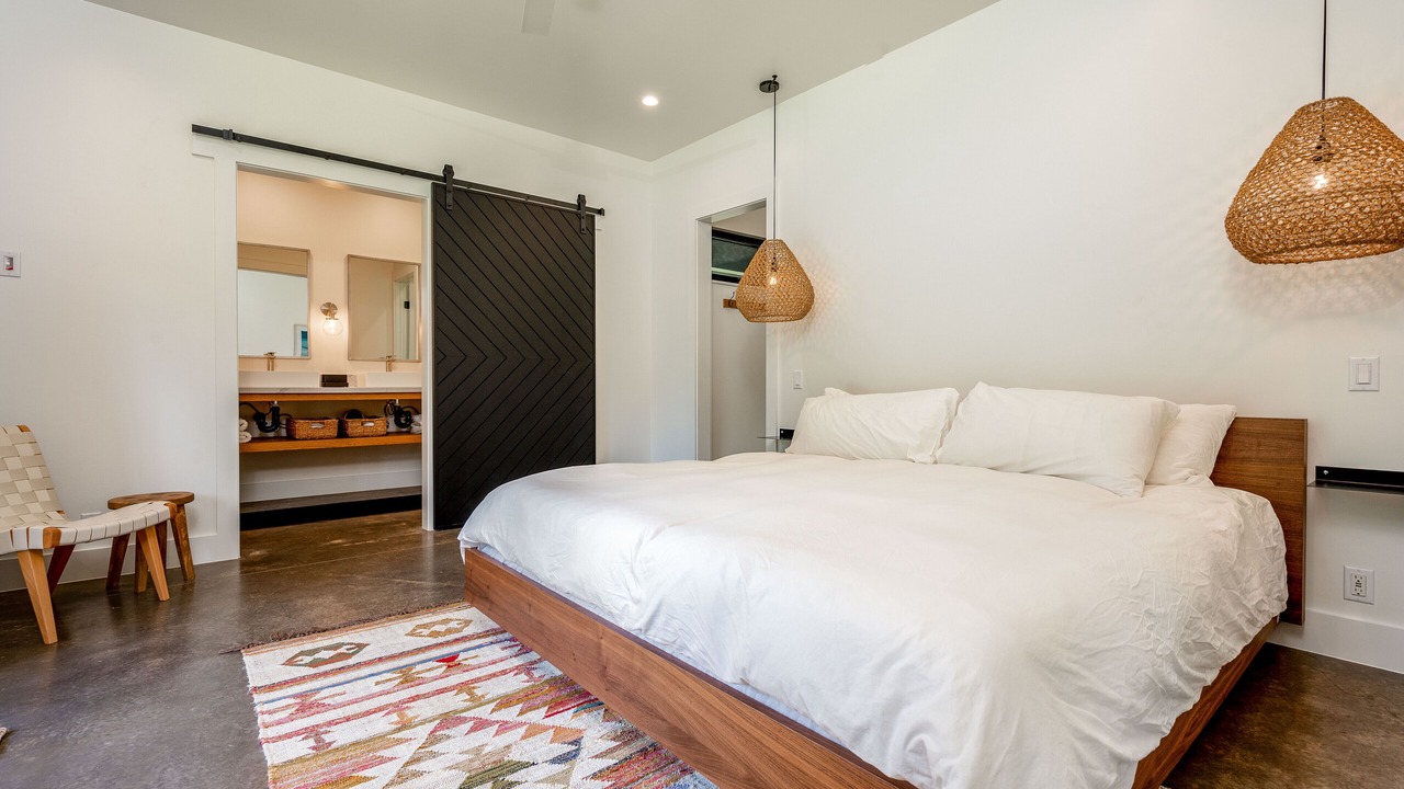 Photo of Bedroom in Queen Emmas Bluffs