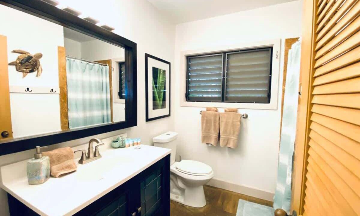 Photo of Bathroom in Poipu