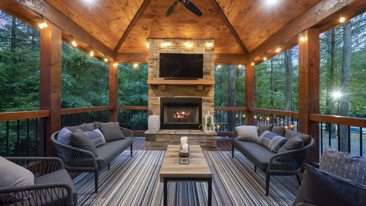 Photo of Livingroom in Hochatown