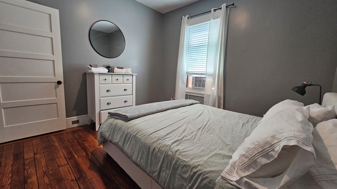 Photo of Bedroom in Historic Hill