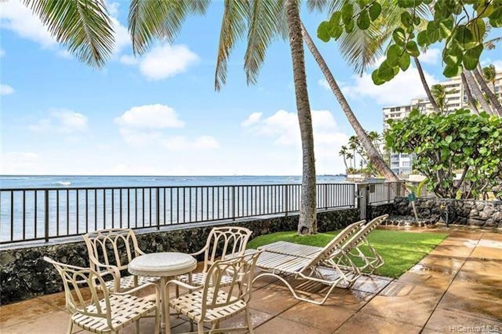 Photo of Patio Balcony in Diamond Head - Kapahulu - St. Louis