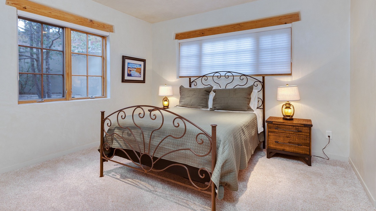 Photo of Bedroom in Tesuque