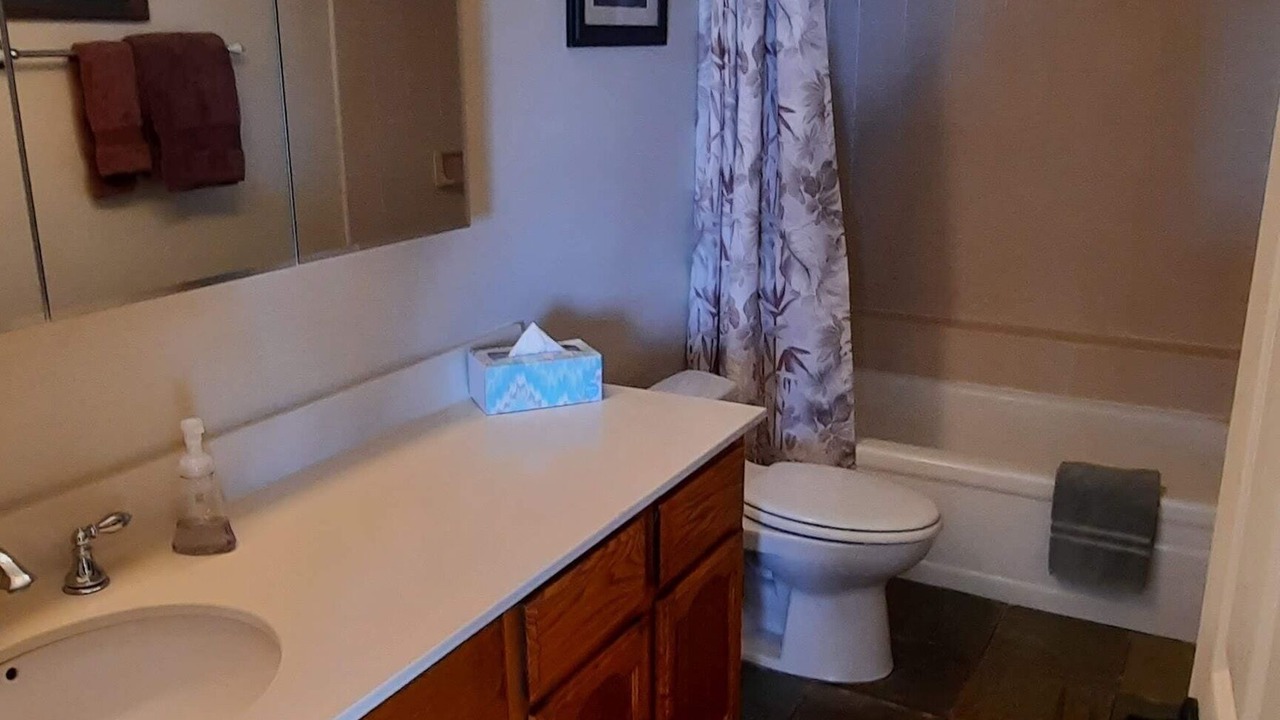Photo of Bathroom in Maunaloa