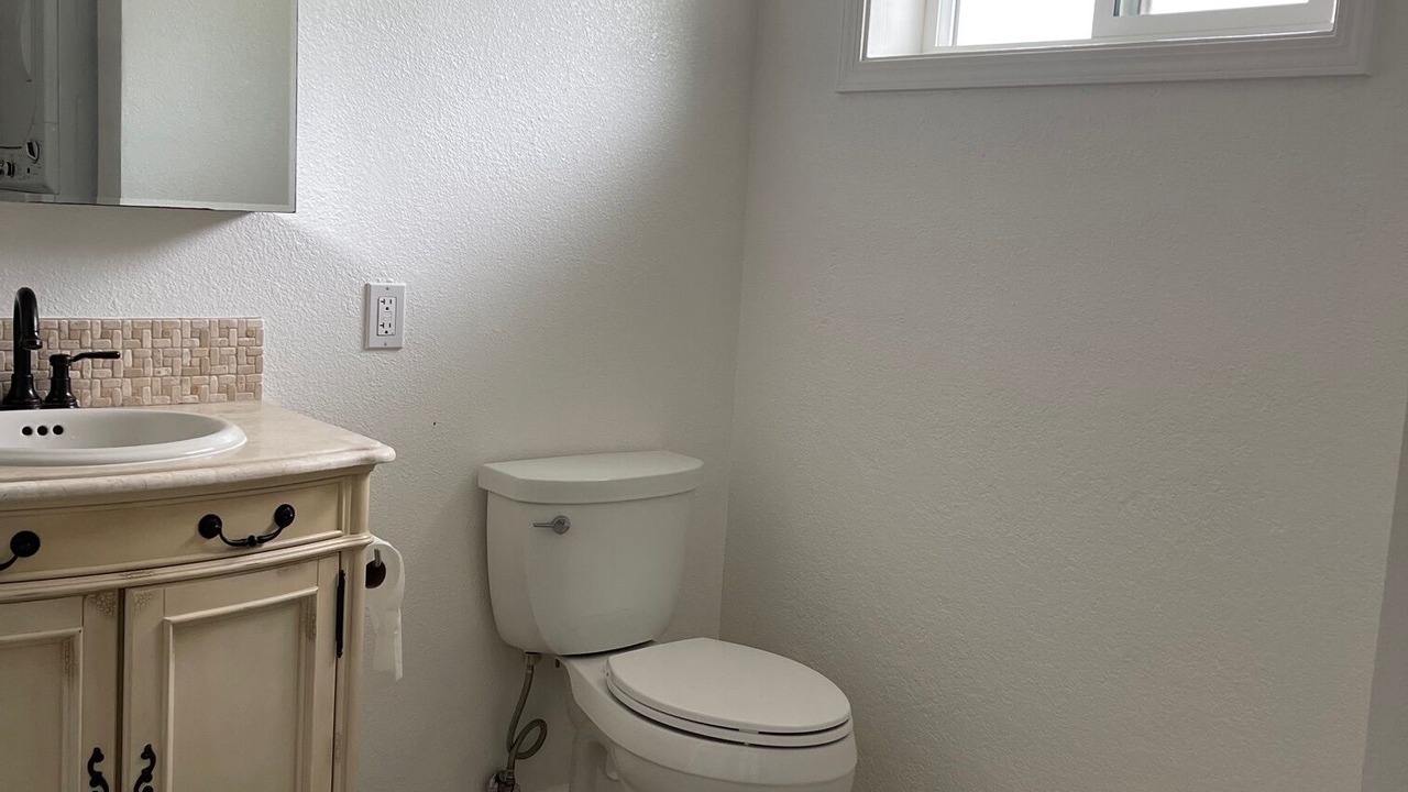 Photo of Bathroom in Eastern Honolulu