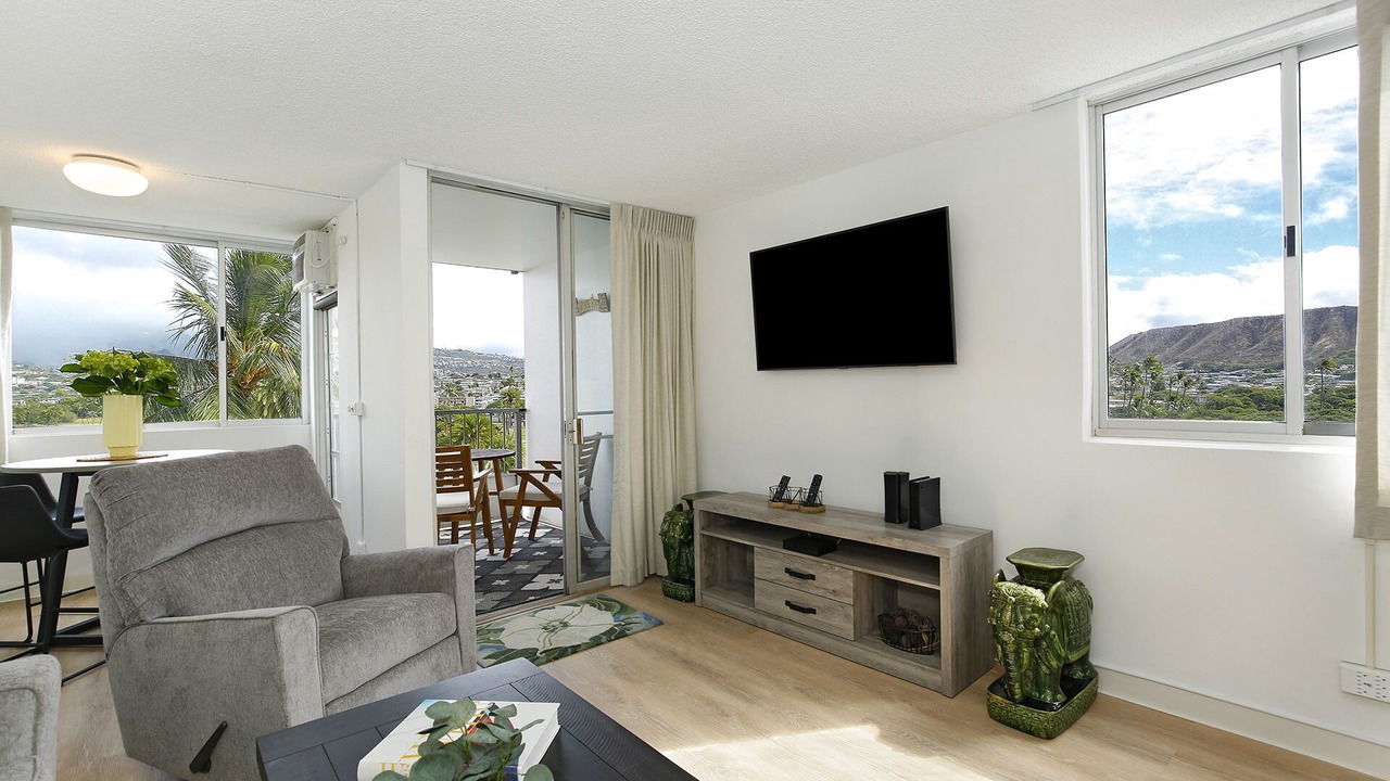 Photo of Livingroom in Waikiki