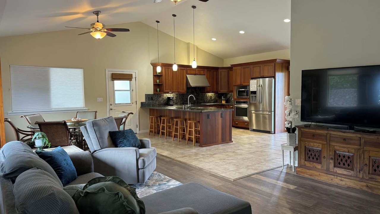 Photo of Livingroom in Kona Palisades