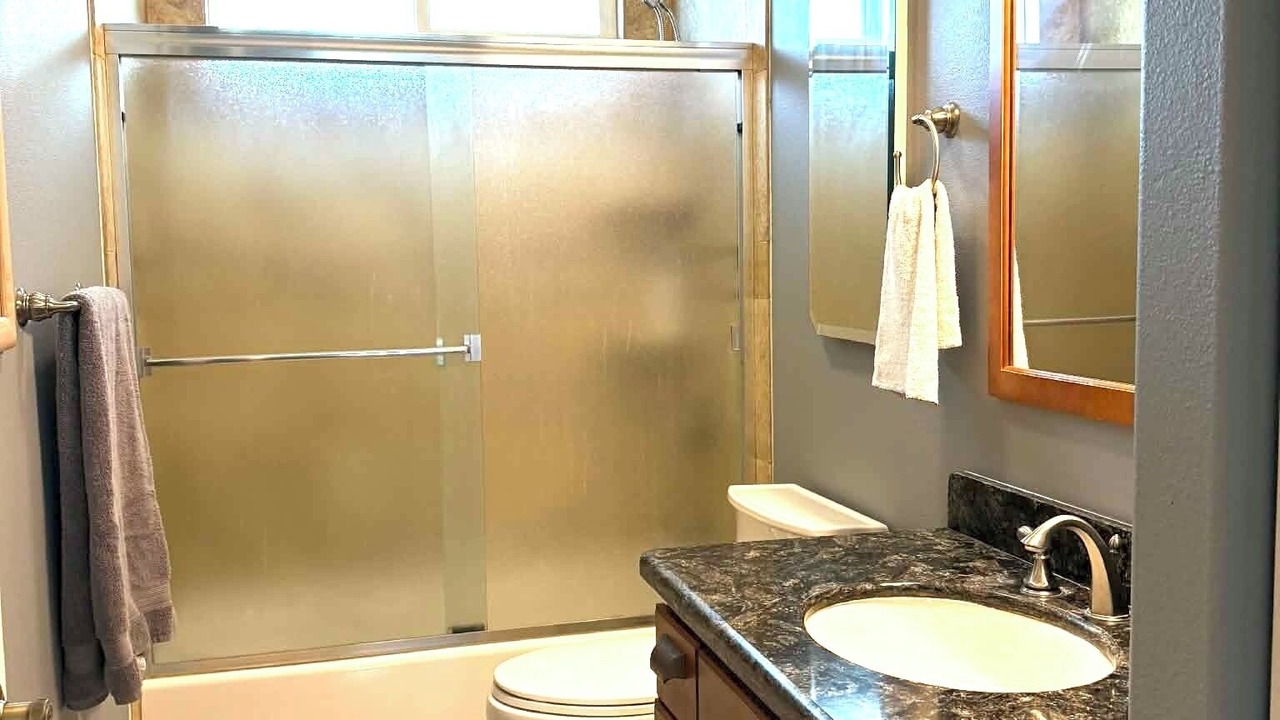 Photo of Bathroom in Kona Palisades