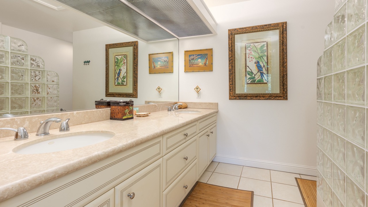Photo of Bathroom in Princeville