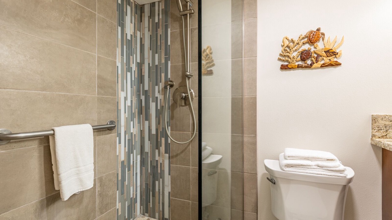 Photo of Bathroom in Historic Lahaina Front Street