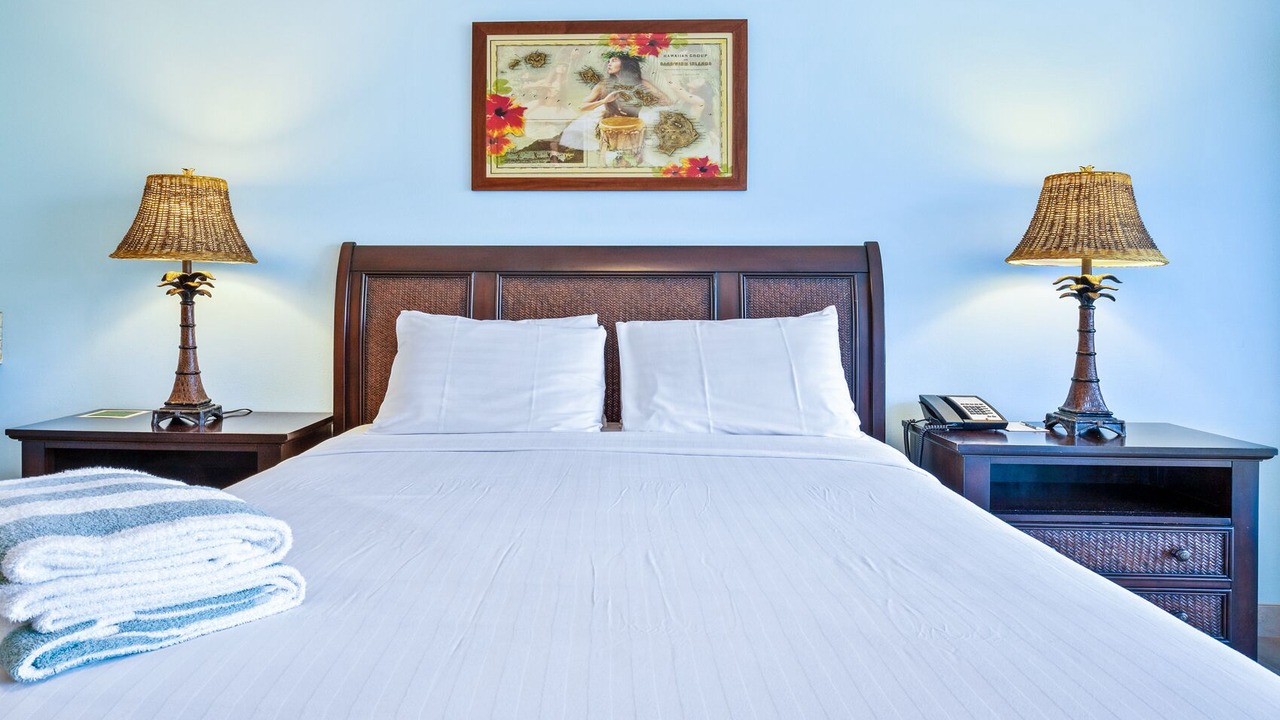 Photo of Bedroom in Historic Lahaina Front Street