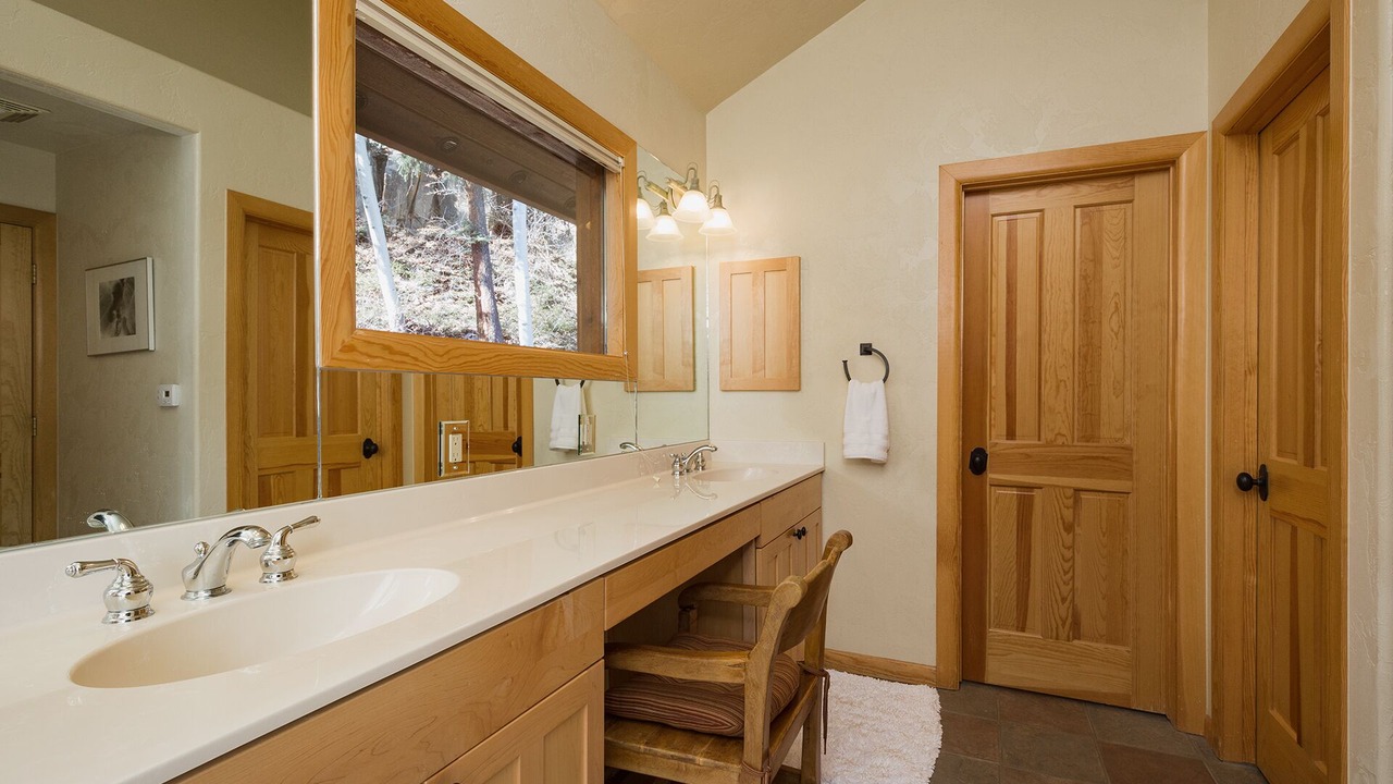 Photo of Bathroom in Columbine Lake