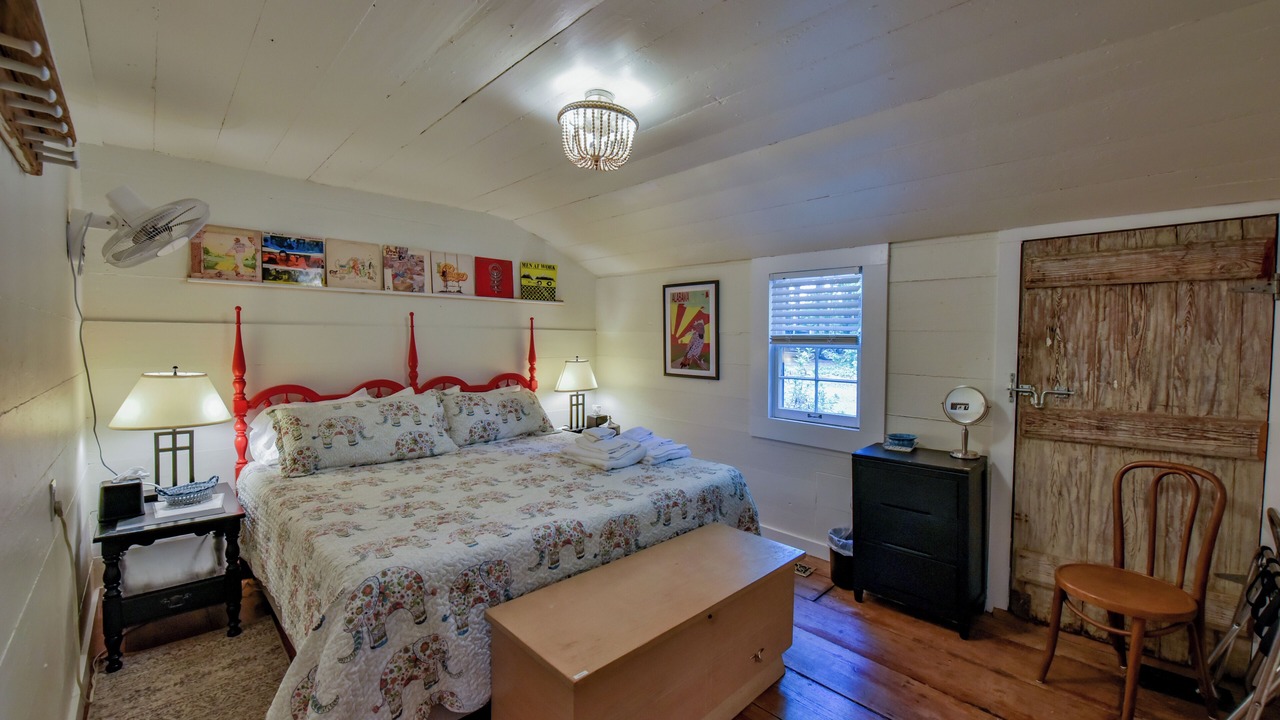 Photo of Bedroom in Northport