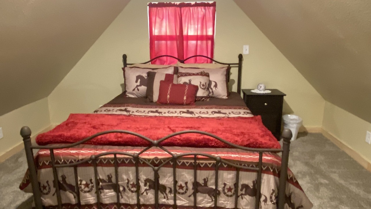 Photo of Bedroom in Winslow