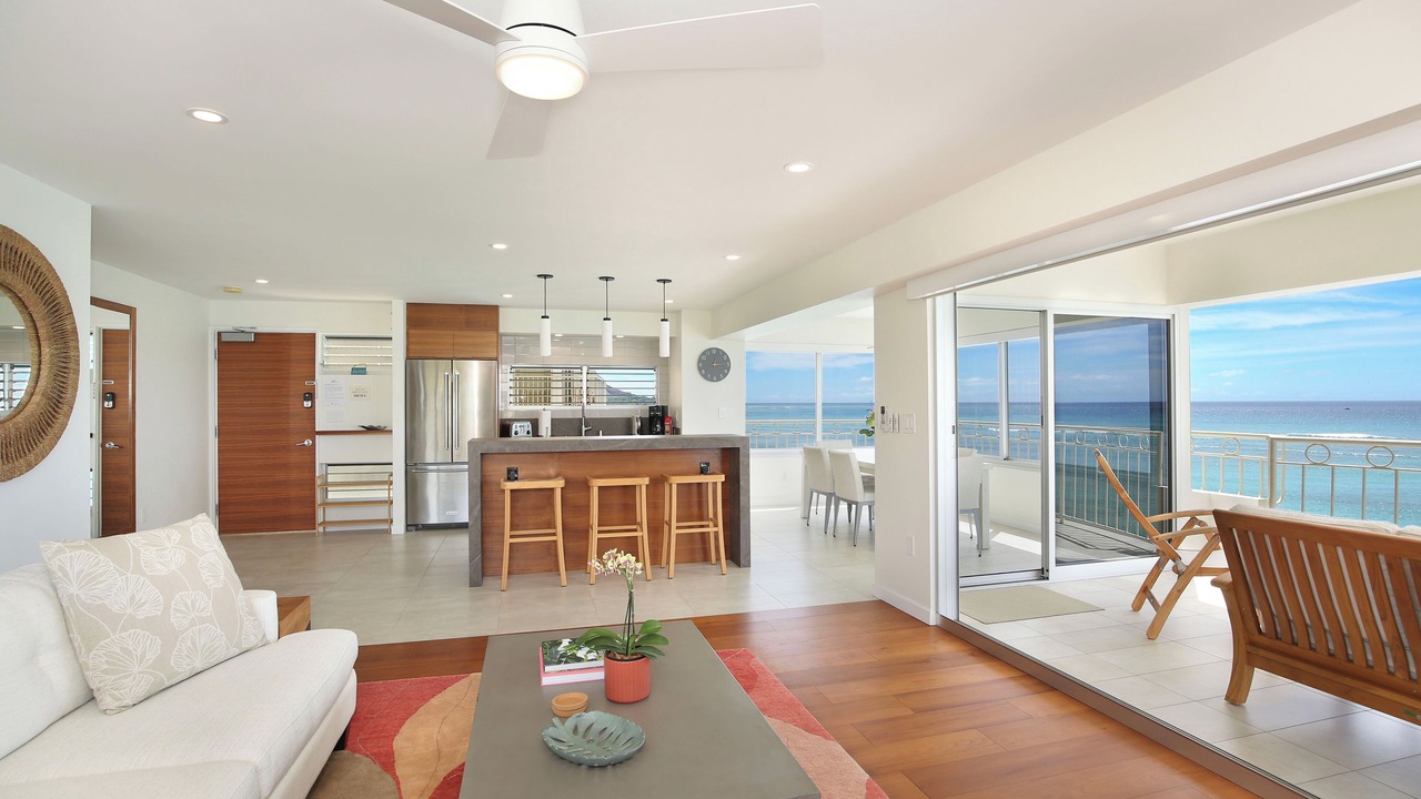 Photo of Livingroom in Waikiki