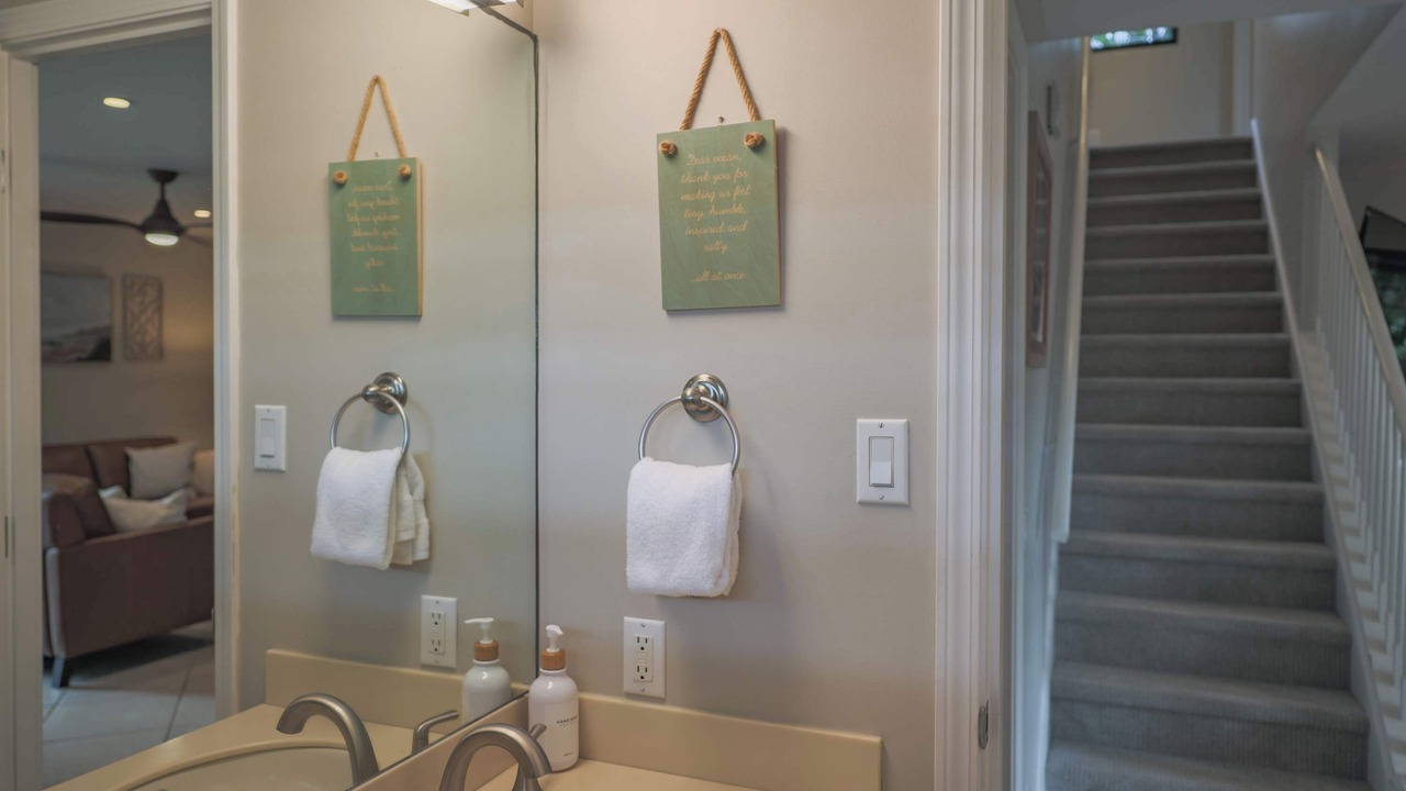 Photo of Bathroom in Historic Lahaina Front Street